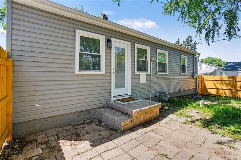 2504 59th Ter, Kansas City, MO 64118