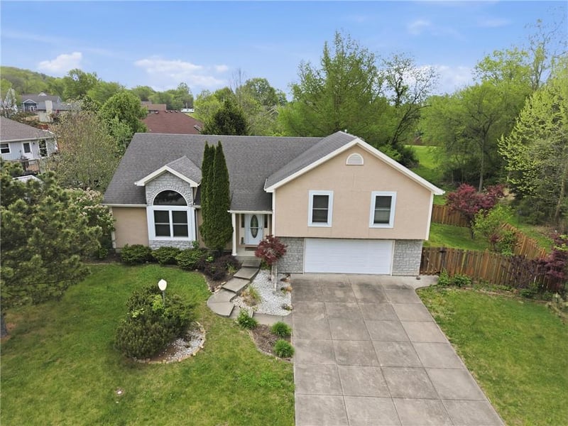 2709 23rd St, Leavenworth, KS 66048