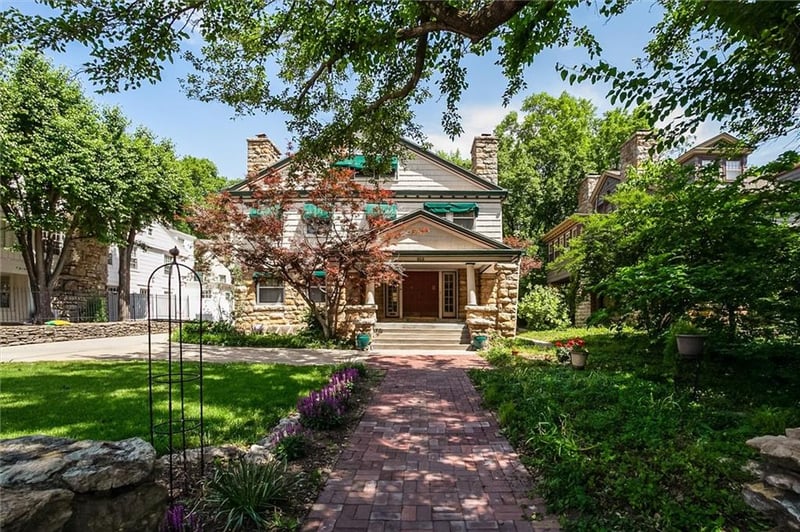 612 Emanuel Cleaver Ii Blvd, Kansas City, MO 64110