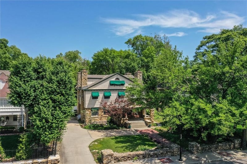 612 Emanuel Cleaver Ii Blvd, Kansas City, MO 64110