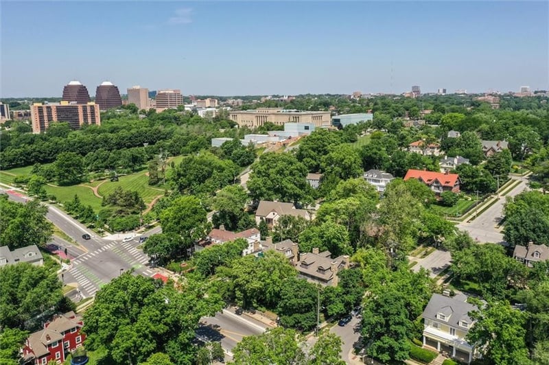 612 Emanuel Cleaver Ii Blvd, Kansas City, MO 64110