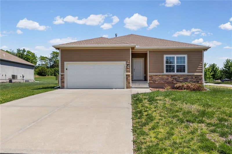 14229 Landon St, Olathe, KS 66061
