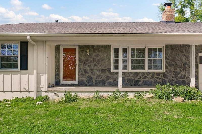 15706 245th St, Peculiar, MO 64078