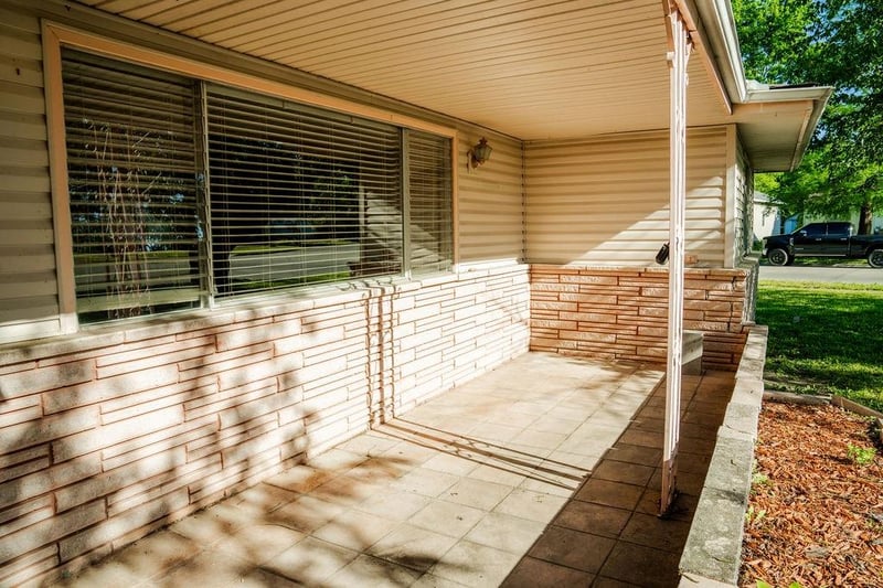 2302 Crawford Ave, Parsons, KS 67357