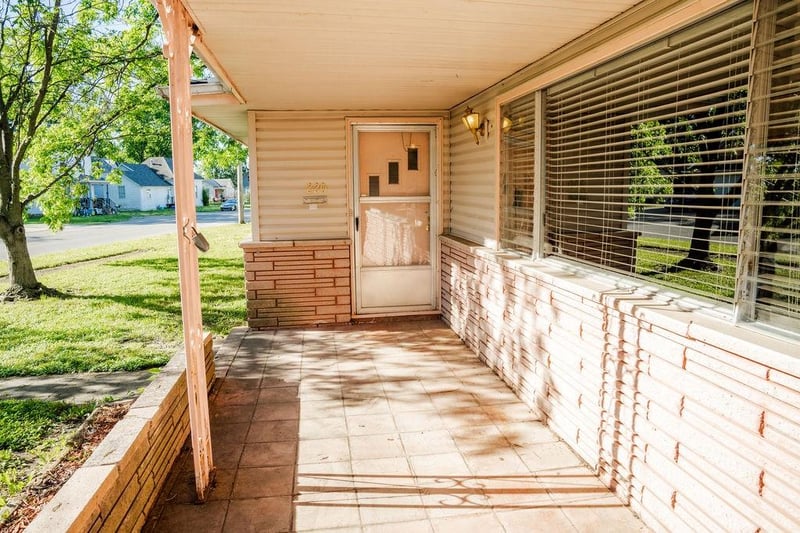 2302 Crawford Ave, Parsons, KS 67357