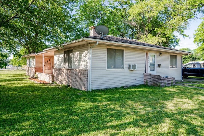 2302 Crawford Ave, Parsons, KS 67357