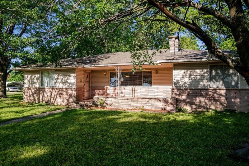 2302 Crawford Ave, Parsons, KS 67357