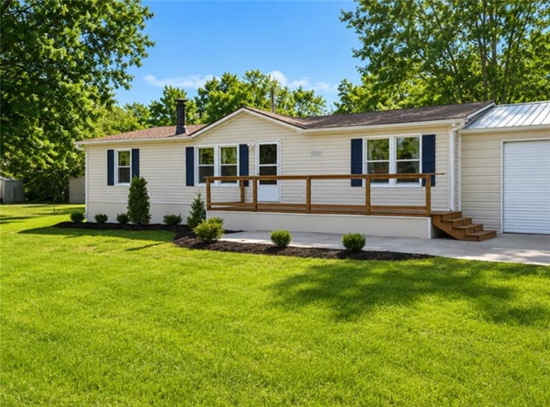 806 Jerry St, Raymore, MO 64083