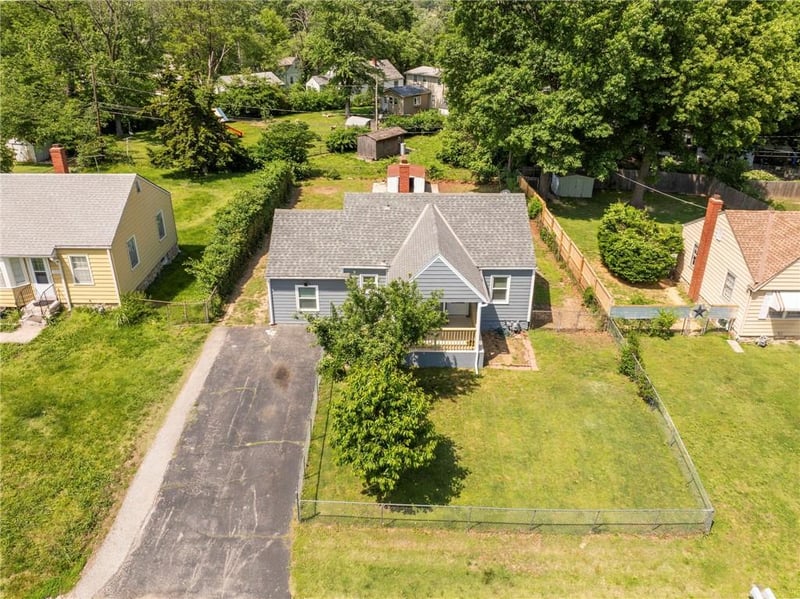 1306 Gibbs Rd, Kansas City, KS 66103