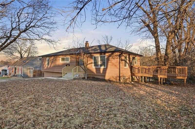 7867 James A Reed Rd, Kansas City, MO 64138
