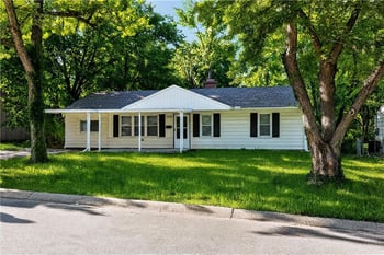 8212 E 111th Ter, Kansas City, MO 64134