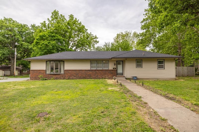 514 Green St, Clinton, MO 64735