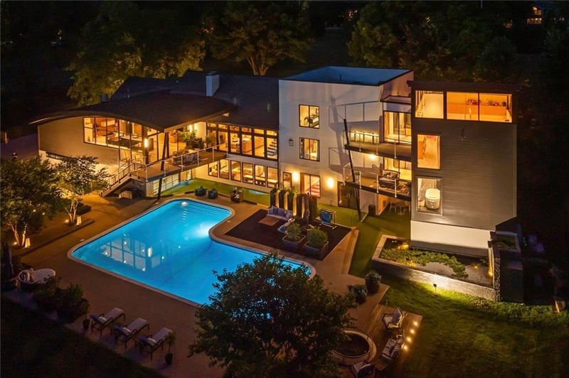 14420 Mission Rd, Leawood, KS 66224