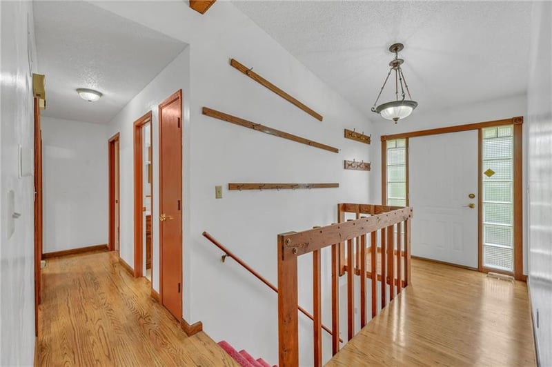 1325 43rd St, Topeka, KS 66609