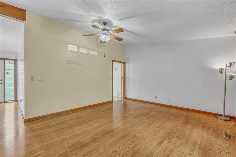 1325 43rd St, Topeka, KS 66609
