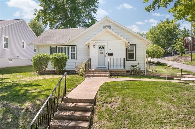 3502 Penn St, St Joseph, MO 64507