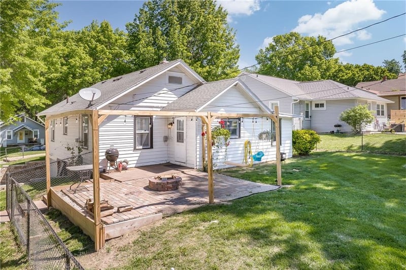 3502 Penn St, St Joseph, MO 64507