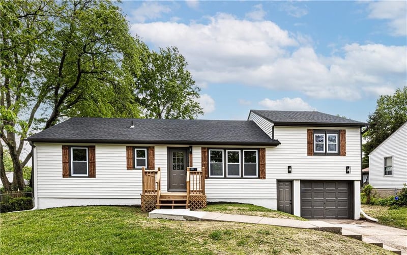 1401 NE 67th Pl, Kansas City, MO 64118