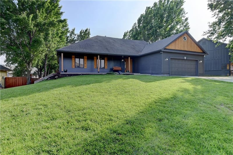1103 Brookside Pl, Raymore, MO 64083