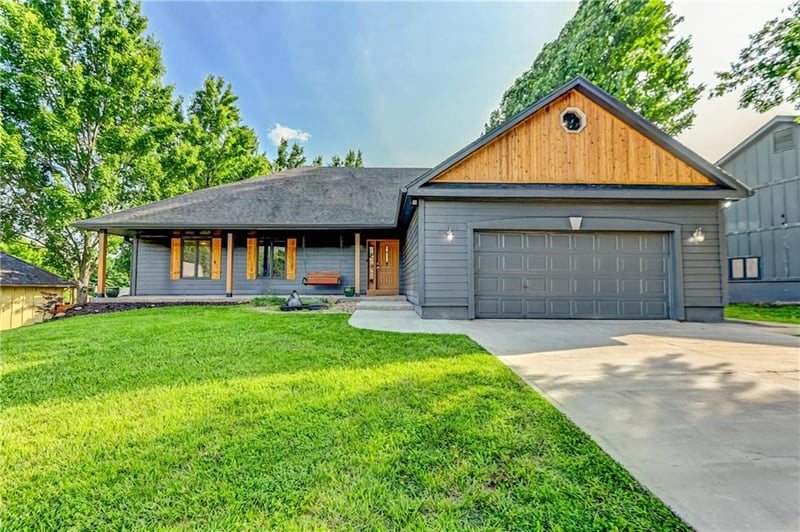 1103 Brookside Pl, Raymore, MO 64083