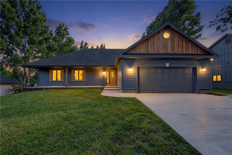 1103 Brookside Pl, Raymore, MO 64083