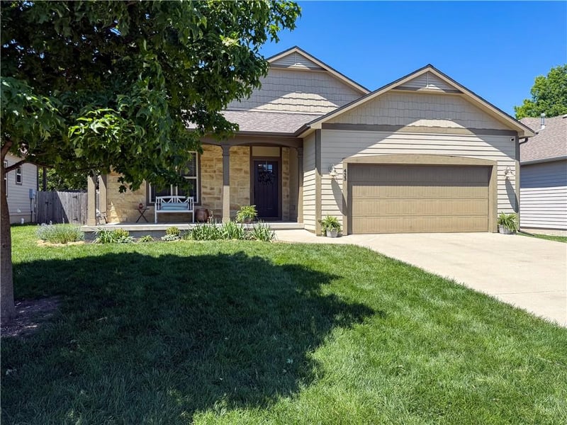 433 Seele Dr, Lawrence, KS 66049