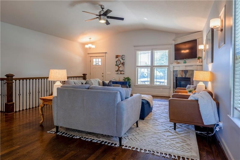 433 Seele Dr, Lawrence, KS 66049