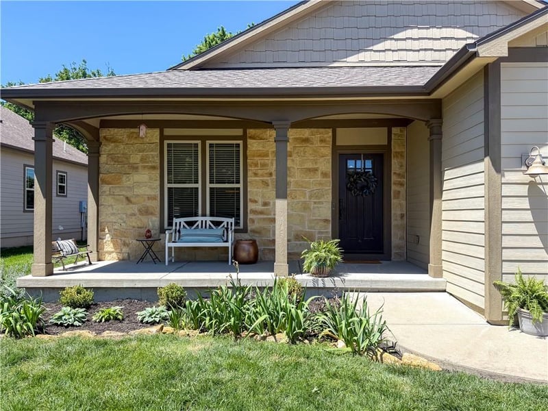 433 Seele Dr, Lawrence, KS 66049