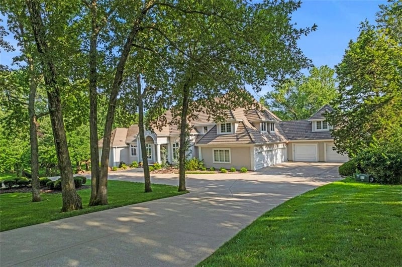 425 Saint Andrews Cir, Lee's Summit, MO 64064