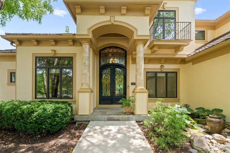 13905 Dearborn St, Overland Park, KS 66223