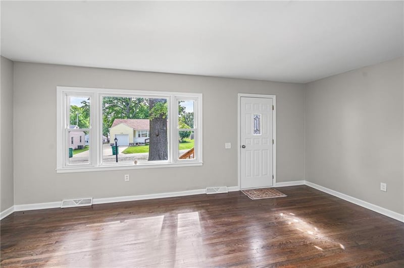 1054 45th Ter, Kansas City, KS 66106