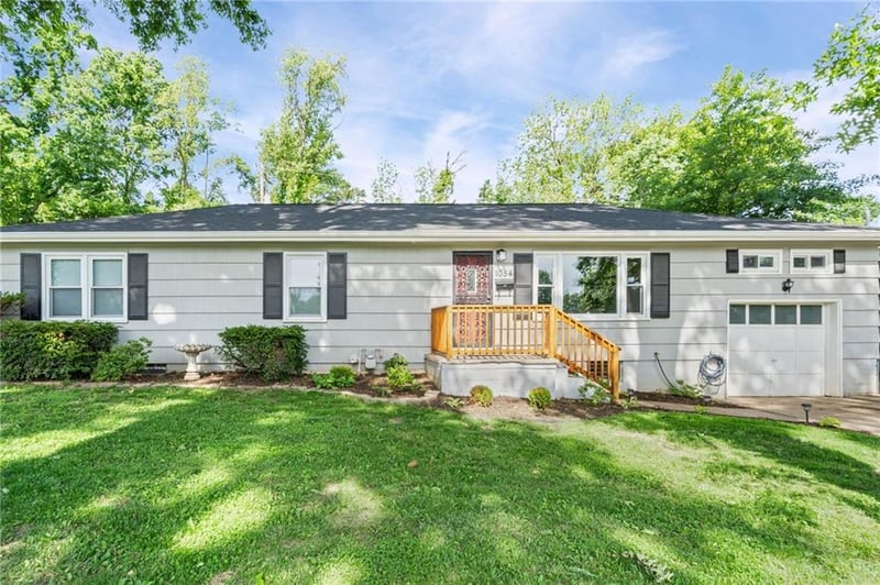 1054 45th Ter, Kansas City, KS 66106