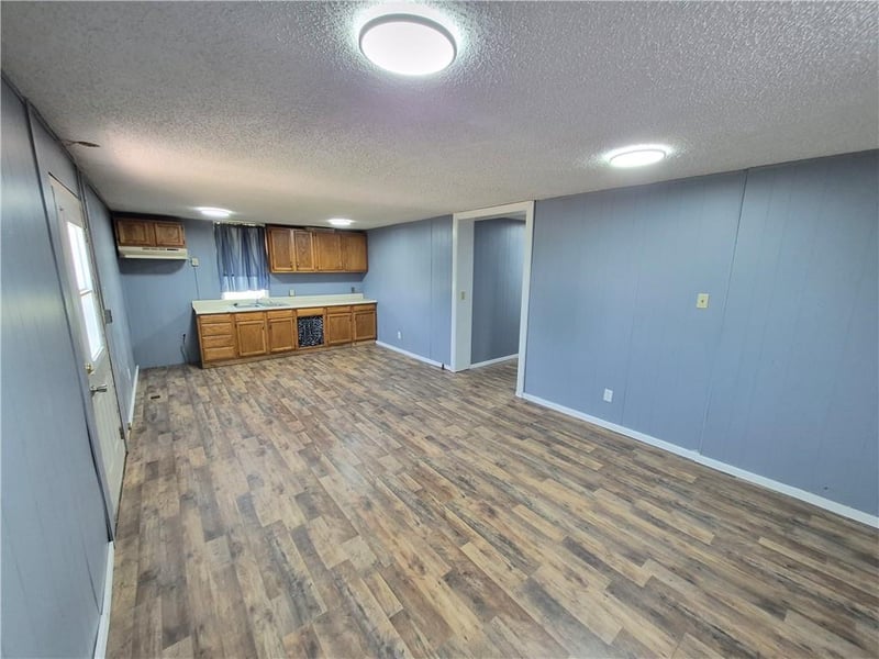 400 5th St, Longton, KS 67352