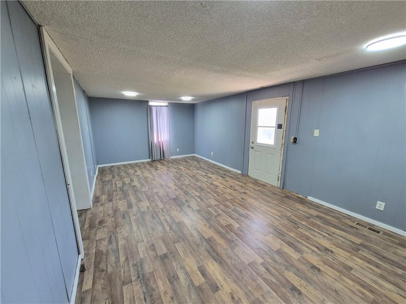 400 5th St, Longton, KS 67352