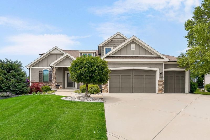 194 SW Roosevelt Rg, Lee's Summit, MO 64081