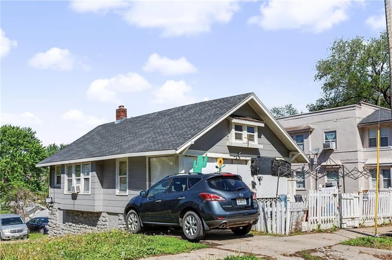 324 Bellaire Ave, Kansas City, MO 64123
