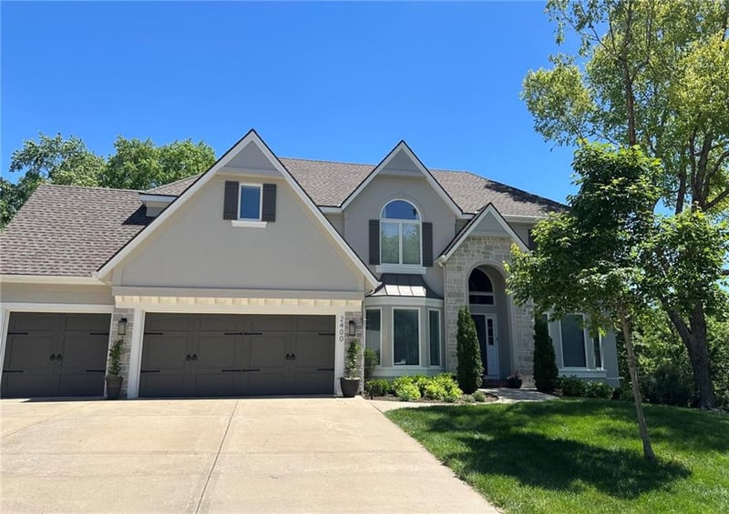 2400 Wintercreek Ct, Lee's Summit, MO 64081