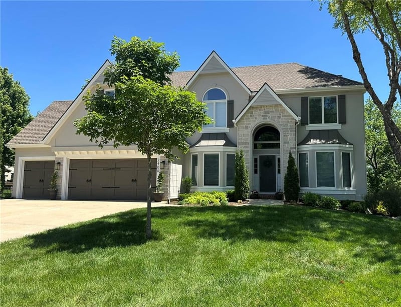 2400 Wintercreek Ct, Lee's Summit, MO 64081