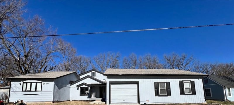 2019 Sunset Dr, Oak Grove, MO 64075