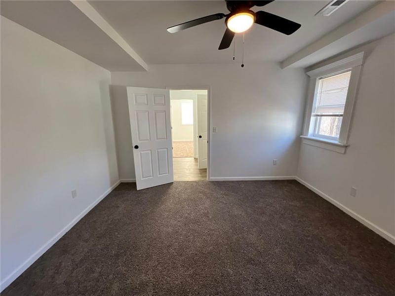 2019 Sunset Dr, Oak Grove, MO 64075