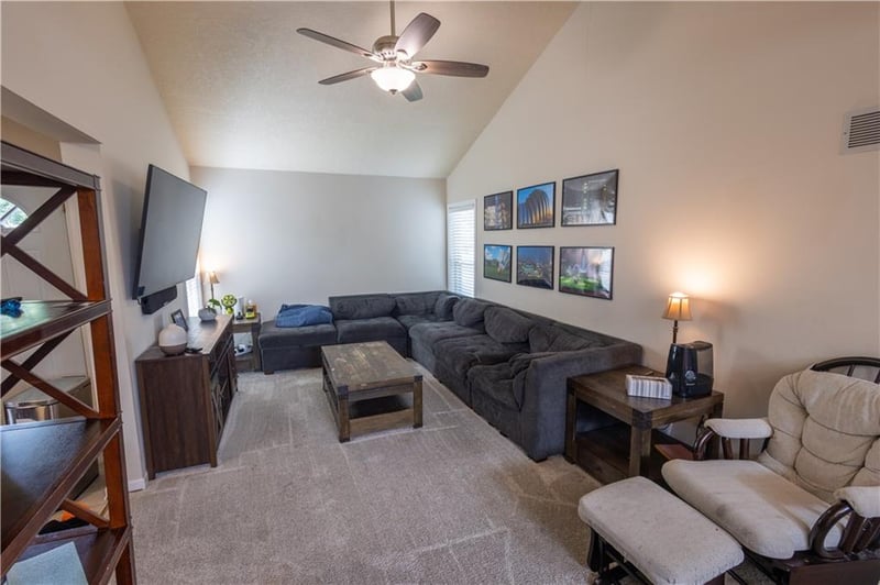24 NW 101st Ter, Kansas City, MO 64155