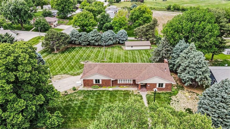 1701 Sunset Blvd, Mound City, MO 64470