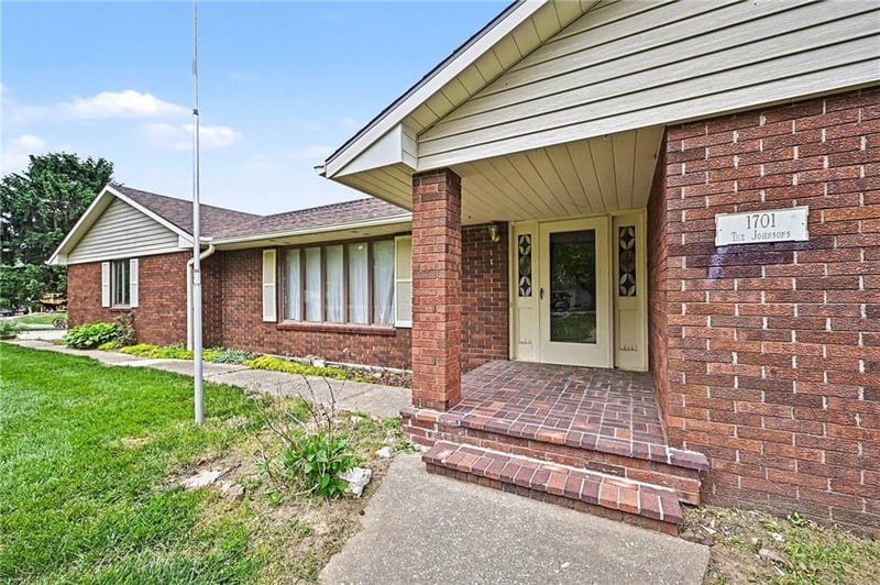 1701 Sunset Blvd, Mound City, MO 64470