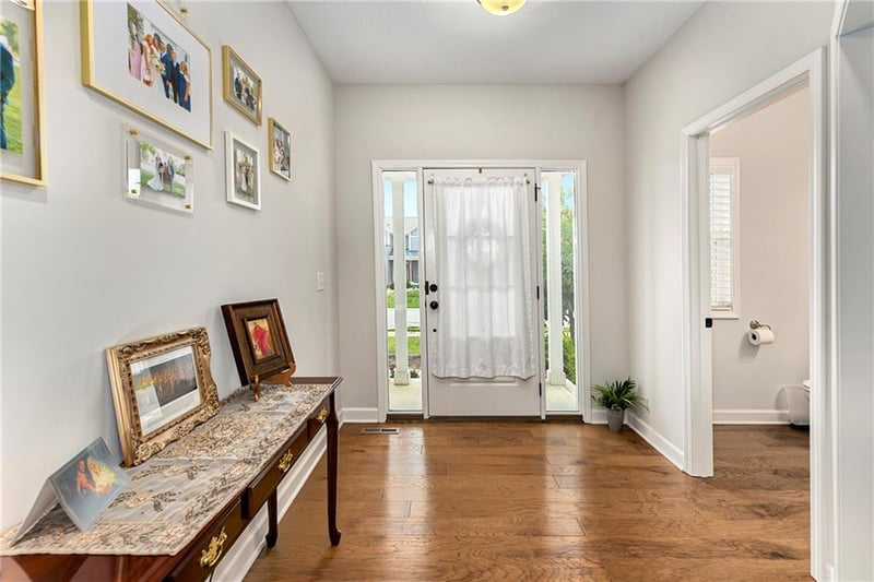 124 Briar Valley Ln, Blue Springs, MO 64064