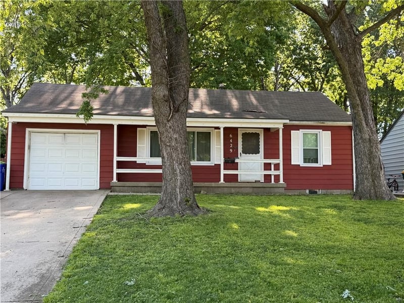 6429 Switzer Ln, Shawnee, KS 66203