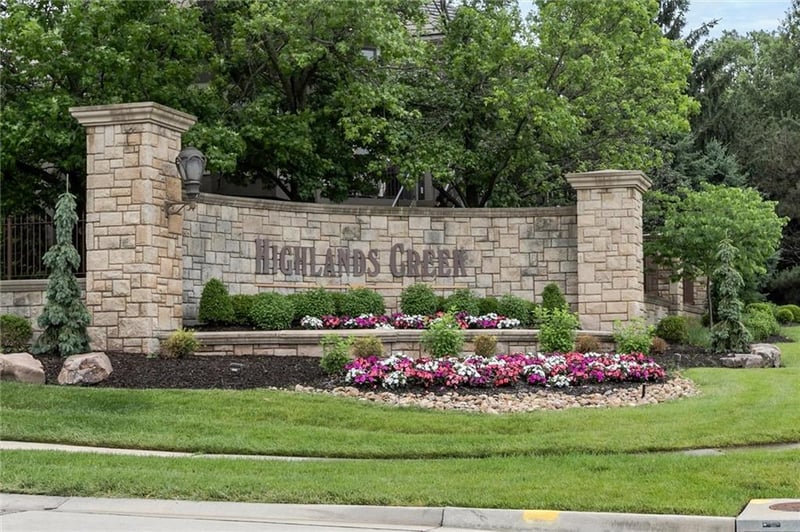 5002 143rd Ter, Leawood, KS 66224
