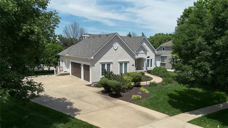 5002 143rd Ter, Leawood, KS 66224