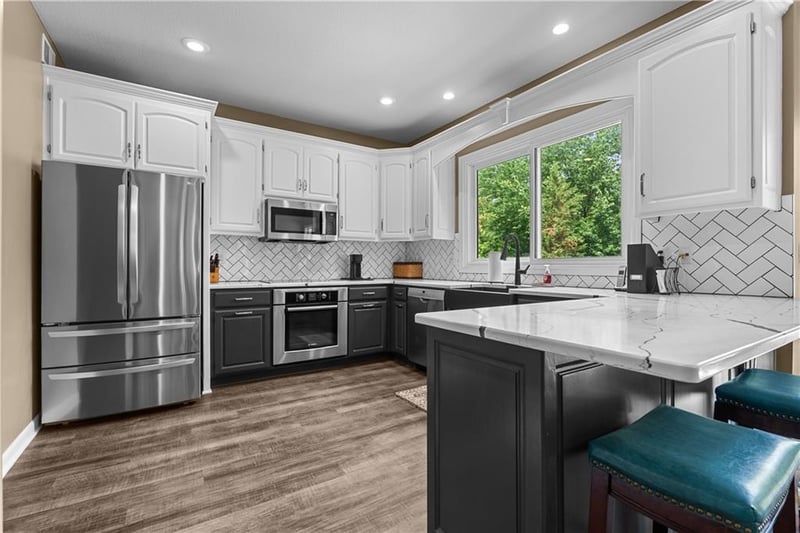 5717 NE Coral Dr, Lee's Summit, MO 64064