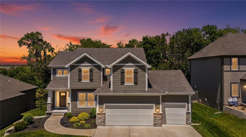 2362 River Trail Rd, Lee's Summit, MO 64082