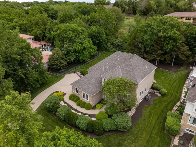1606 Burning Tree Dr, Lawrence, KS 66047